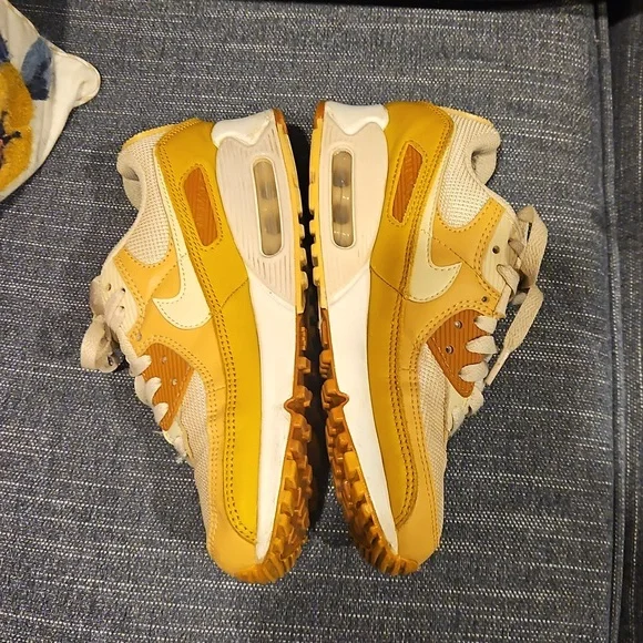NIKE AIR MAX 90 ~Womens 7 - Picture 6 of 9